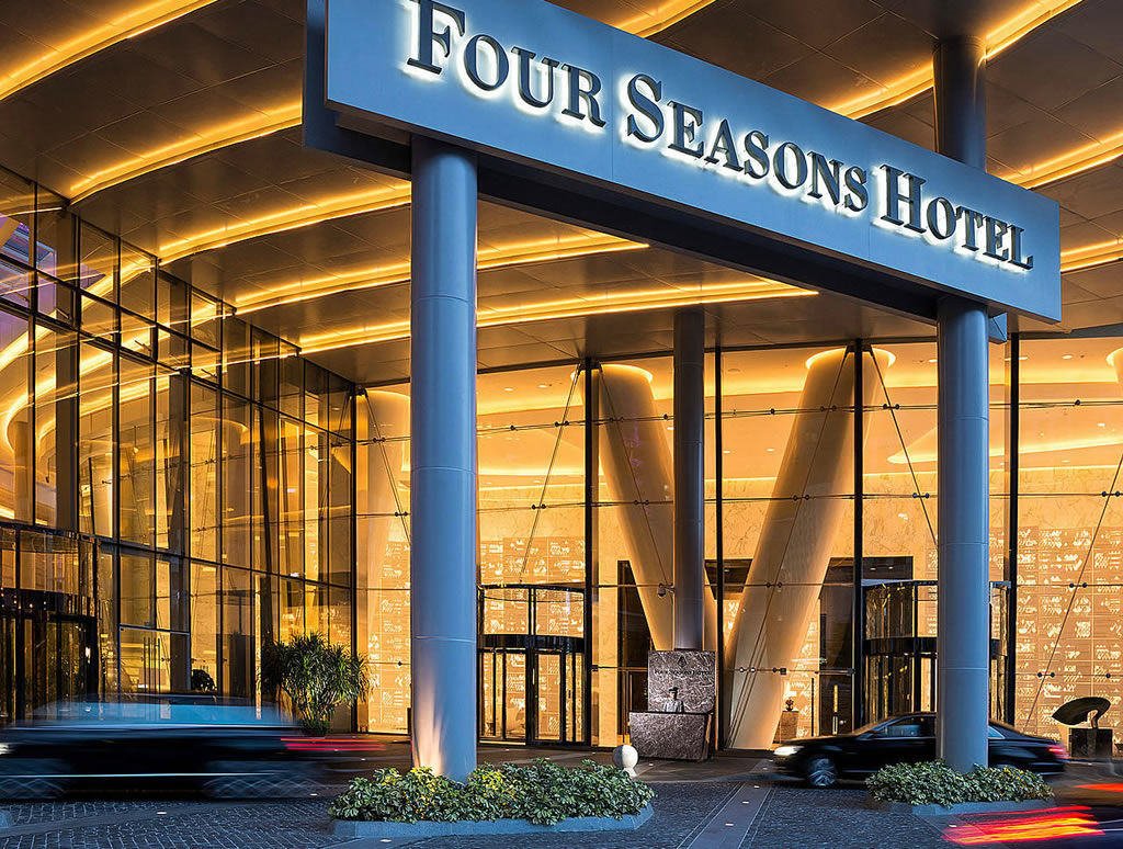 Four-Seasons-Hotel-Guangzhou-Street-Level